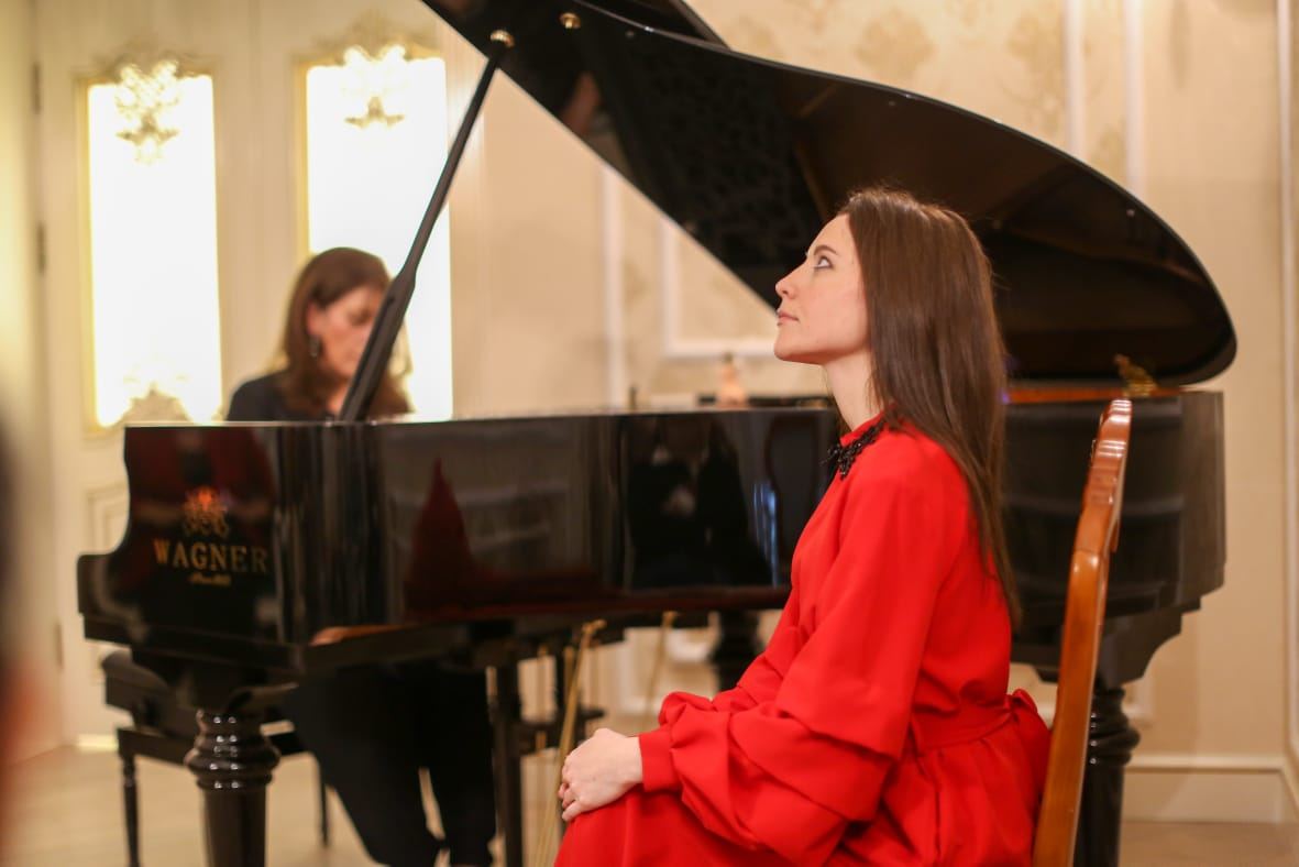 В зимнем Баку согреваемся музыкой Ренары Ахундовой и поэзией Анары Ахундовой (ВИДЕО, ФОТО)