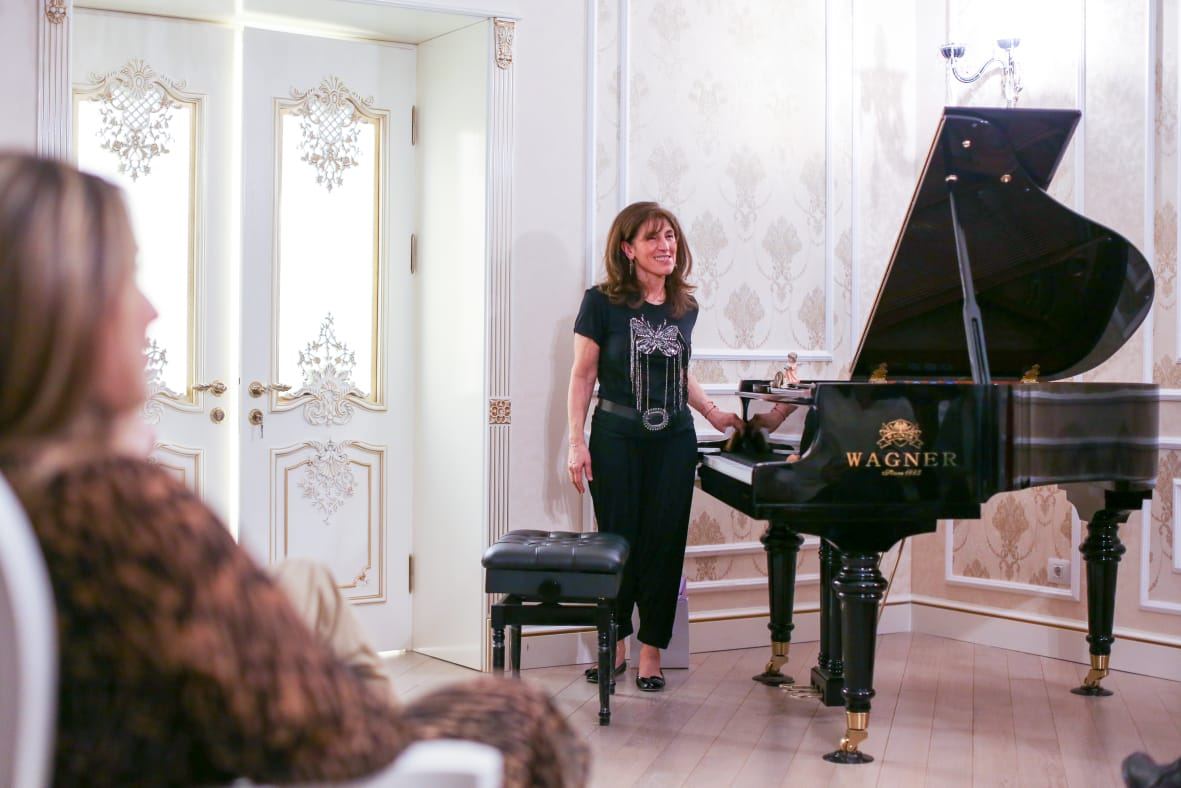 В зимнем Баку согреваемся музыкой Ренары Ахундовой и поэзией Анары Ахундовой (ВИДЕО, ФОТО)