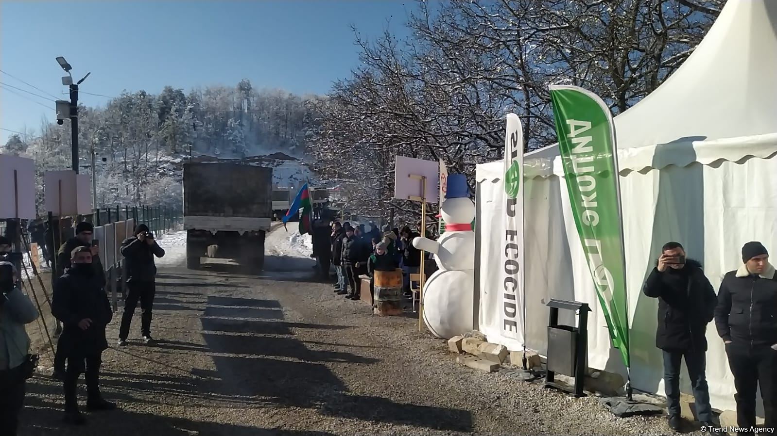 По Лачинской дороге беспрепятственно проехали шесть транспортных средств РМК (ФОТО/ВИДЕО)