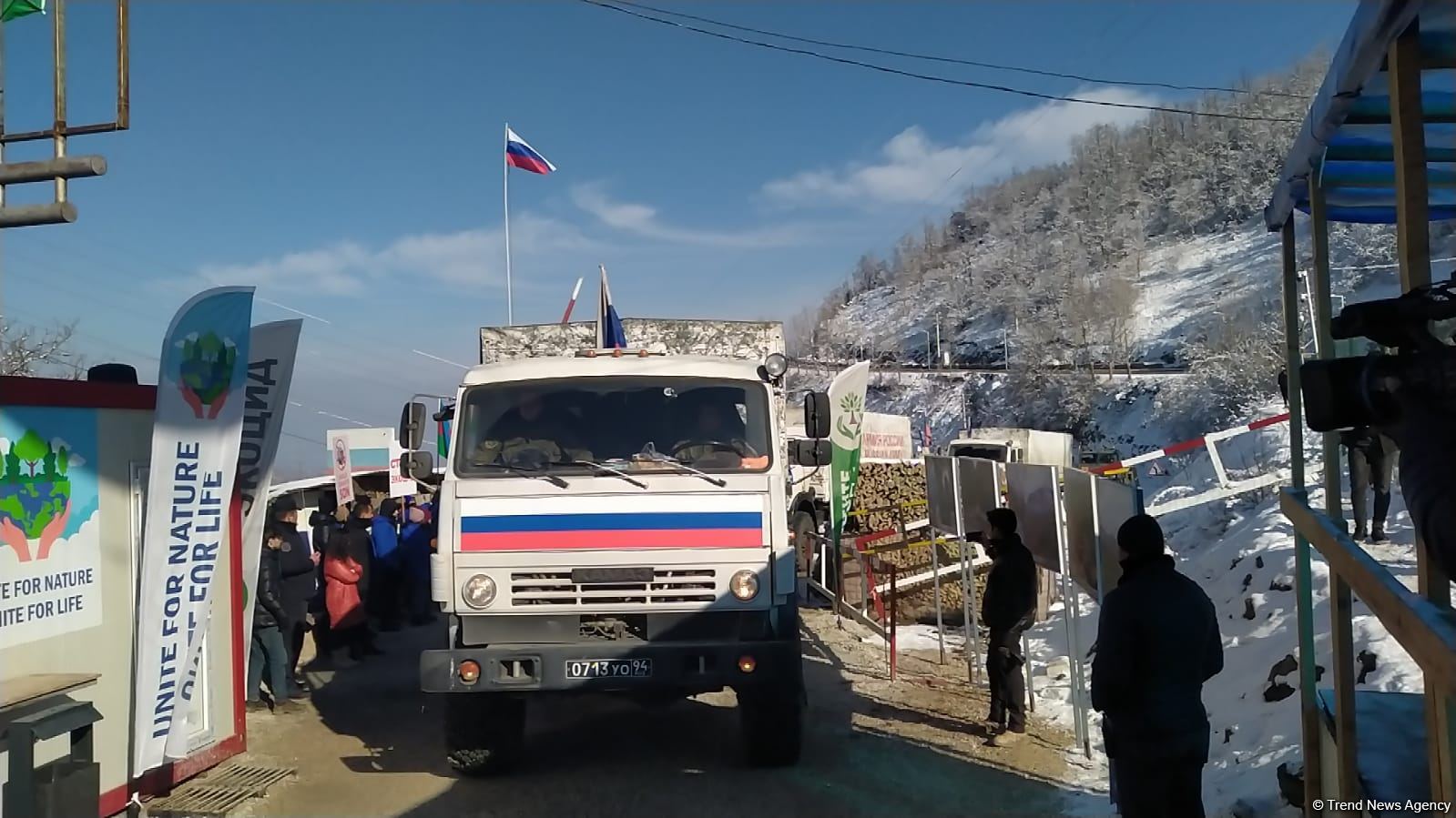 По Лачинской дороге беспрепятственно проехали шесть транспортных средств РМК (ФОТО/ВИДЕО)