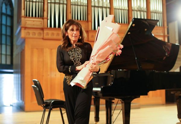 Спасая себя, спасаю мир! В Баку завершились первые гастроли всемирно известного музыканта Ренары Ахундовой (ВИДЕО, ФОТО)