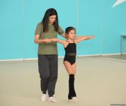 В Национальной гимнастической арене проходят учебно-тренировочные сборы спортсменок из Нахчывана и Зиря (ФОТО)