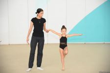 В Национальной гимнастической арене проходят учебно-тренировочные сборы спортсменок из Нахчывана и Зиря (ФОТО)