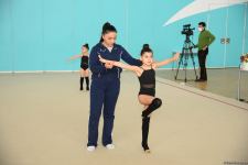 В Национальной гимнастической арене проходят учебно-тренировочные сборы спортсменок из Нахчывана и Зиря (ФОТО)