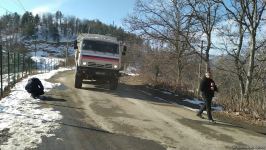 По Лачинской дороге беспрепятственно проехали еще 7 автомашин РМК (ФОТО)