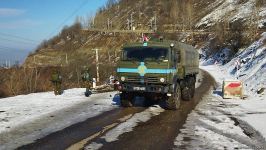 По Лачинской дороге беспрепятственно проехали еще пять автомобилей миротворцев (ФОТО)