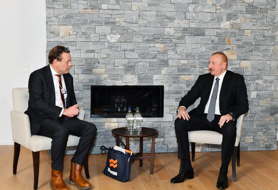 Президент Ильхам Алиев прибыл с визитом в Швейцарию, встретился с исполнительным директором и акционером Damen Shipyards Group (ВИДЕО)