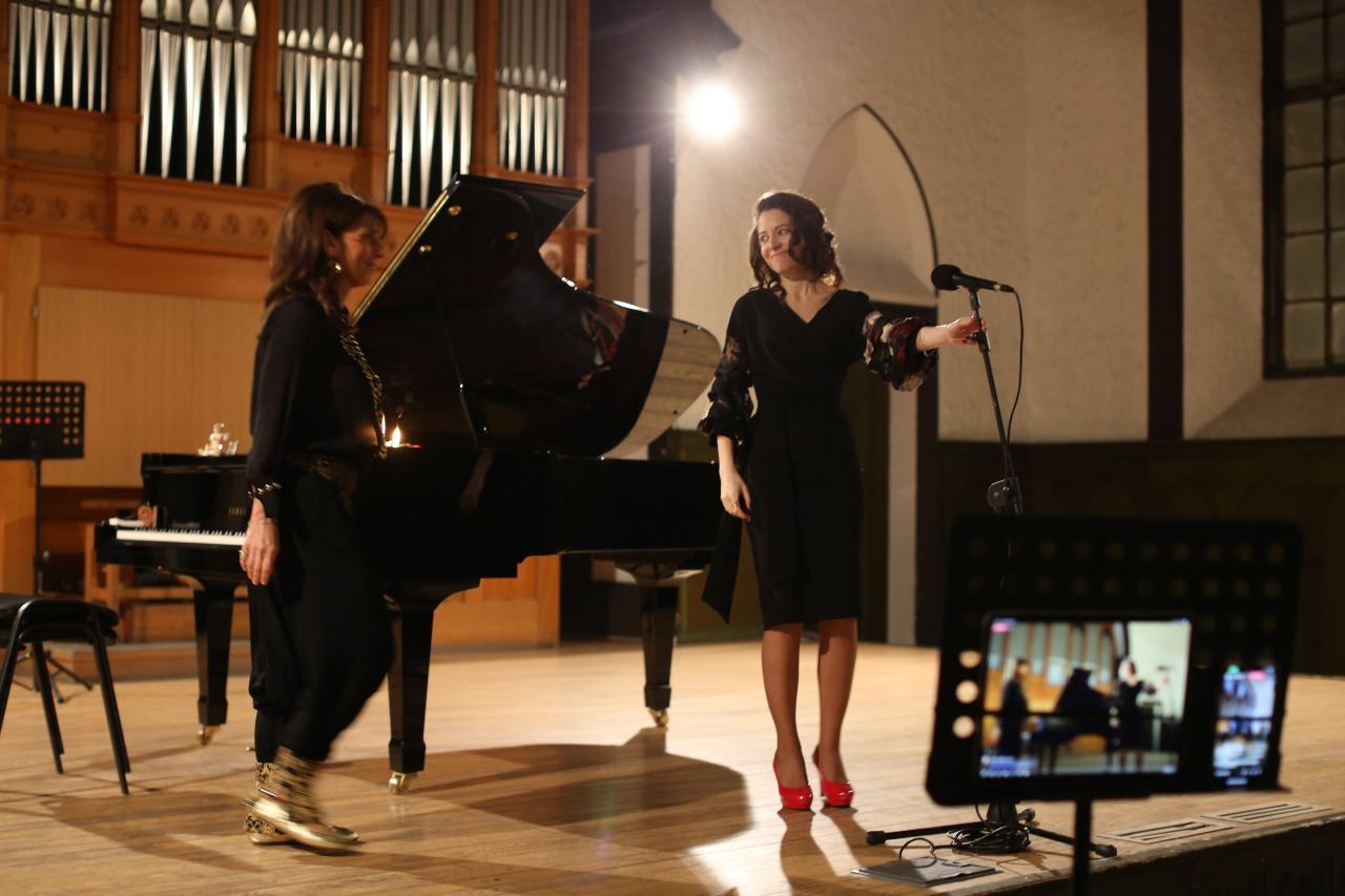 Спасая себя, спасаю мир! В Баку завершились первые гастроли всемирно известного музыканта Ренары Ахундовой (ВИДЕО, ФОТО)