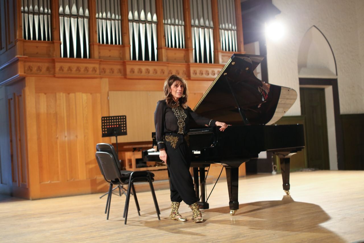 Спасая себя, спасаю мир! В Баку завершились первые гастроли всемирно известного музыканта Ренары Ахундовой (ВИДЕО, ФОТО)