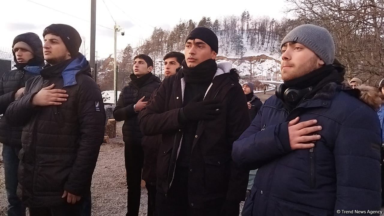 Мирная акция протеста на Лачинской дороге продолжается уже 37 дней (ФОТО)