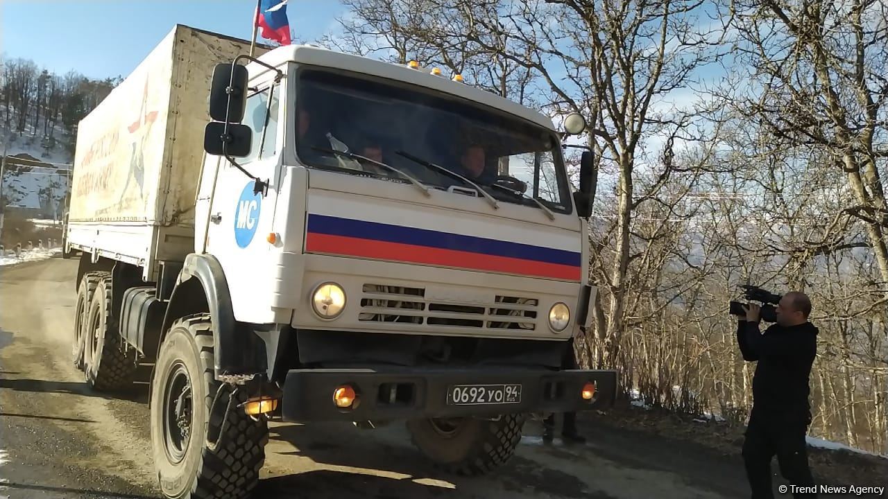 По Лачинской дороге беспрепятственно проехали еще 7 автомашин РМК (ФОТО)