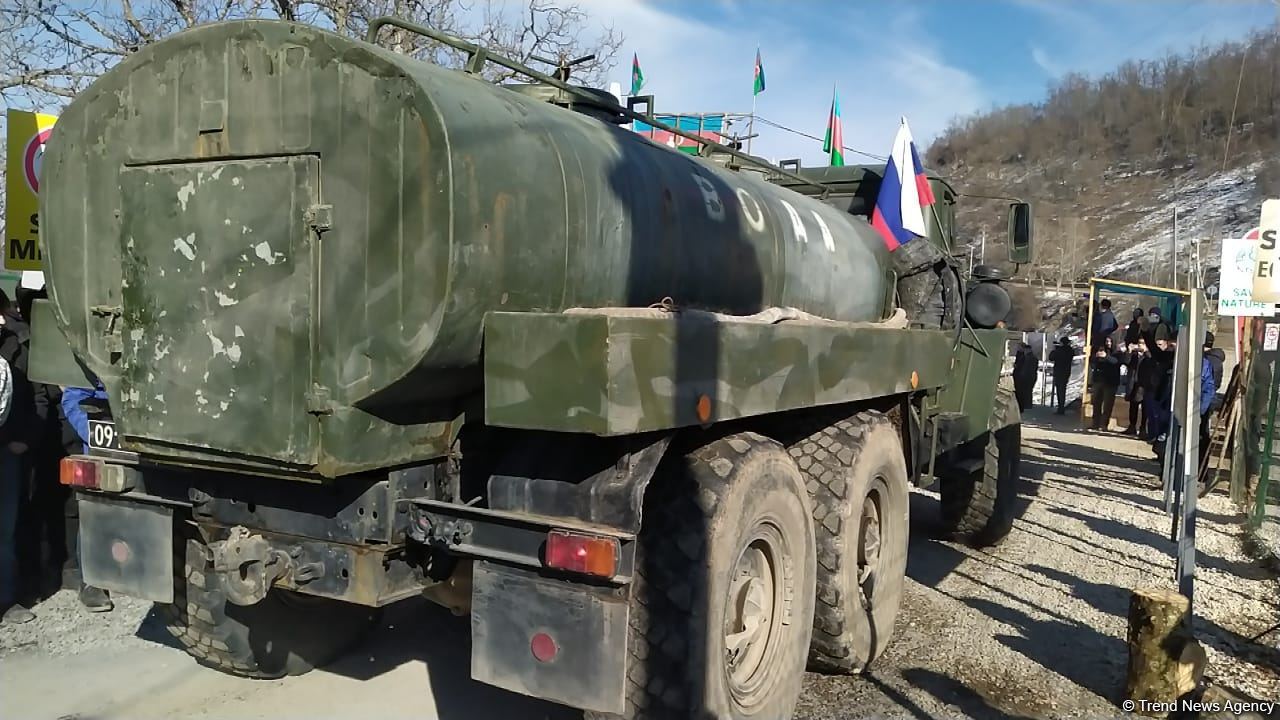 По Лачинской дороге беспрепятственно проехали еще 7 автомашин РМК (ФОТО)