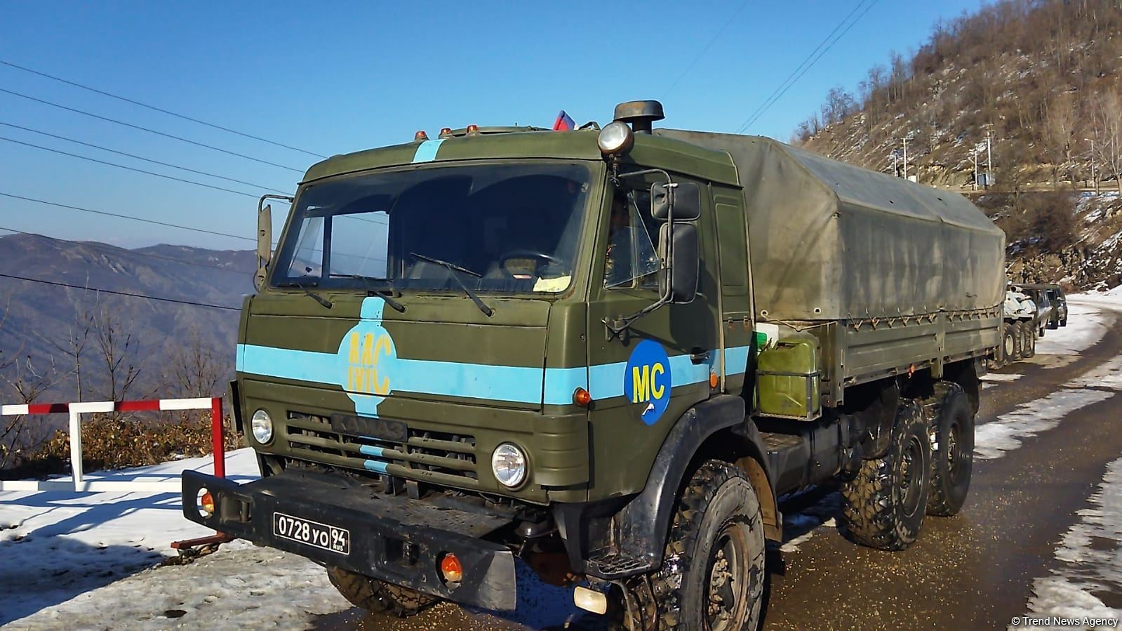 По Лачинской дороге беспрепятственно проехали еще пять автомобилей миротворцев (ФОТО)