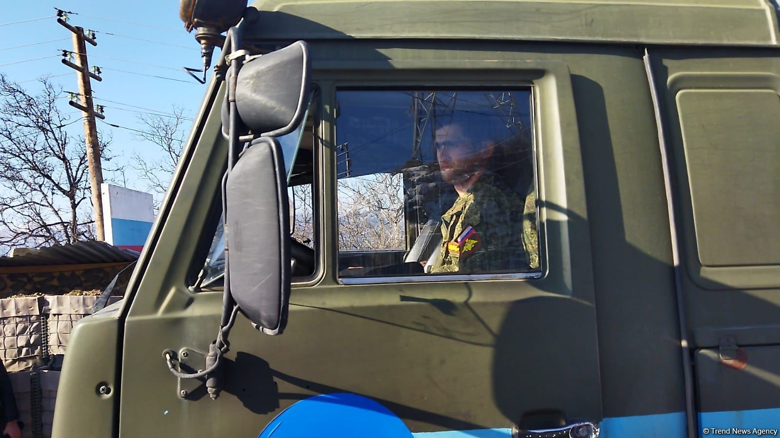 По Лачинской дороге беспрепятственно проехали еще пять автомобилей миротворцев (ФОТО)