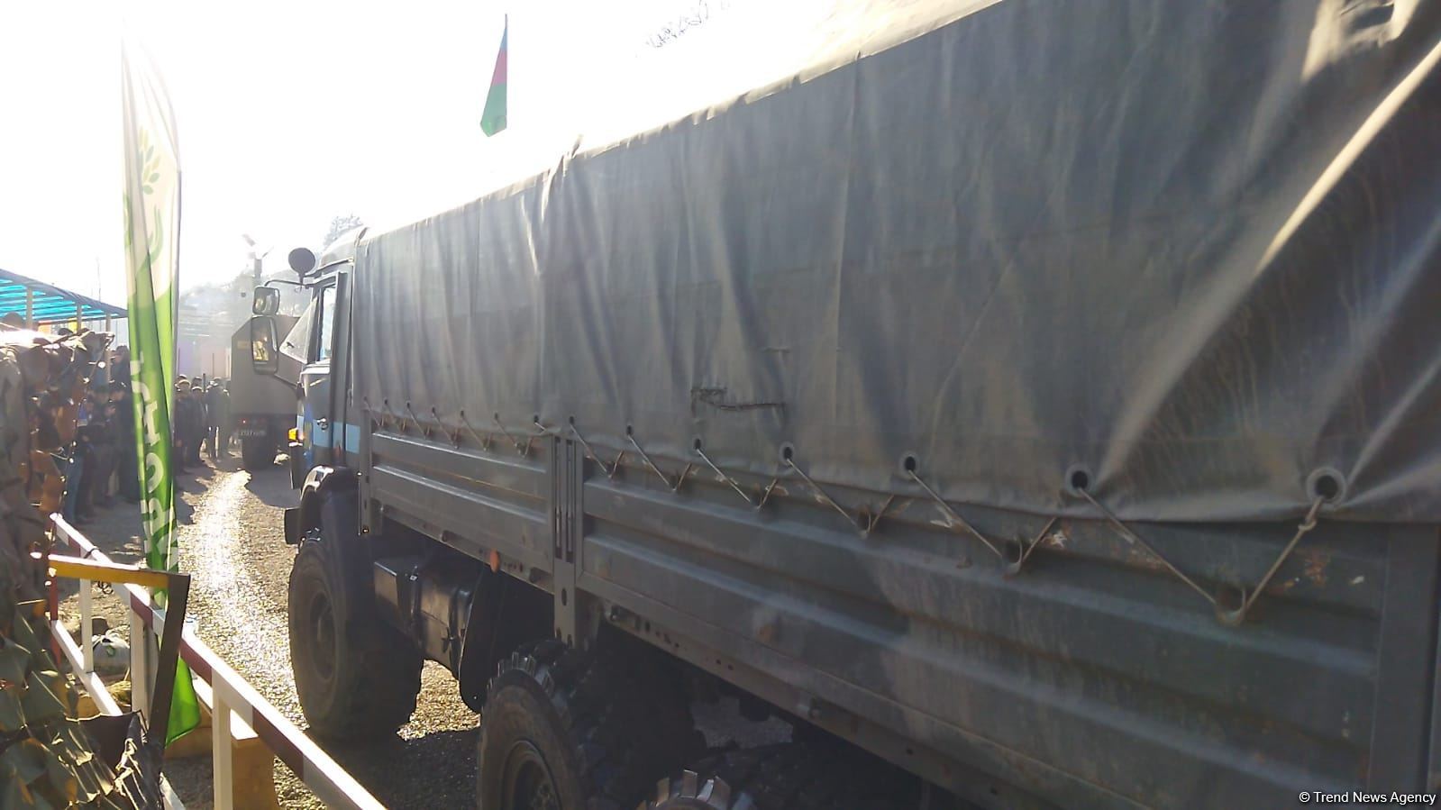 По Лачинской дороге беспрепятственно проехали еще пять автомобилей миротворцев (ФОТО)