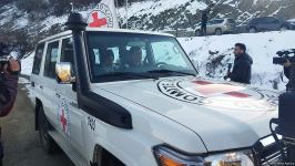 По Лачинской дороге беспрепятственно проехали пять автомашин Красного Креста (ФОТО)