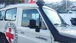 По Лачинской дороге беспрепятственно проехали пять автомашин Красного Креста (ФОТО)