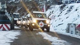 По Лачинской дороге беспрепятственно проехали пять автомашин Красного Креста (ФОТО)