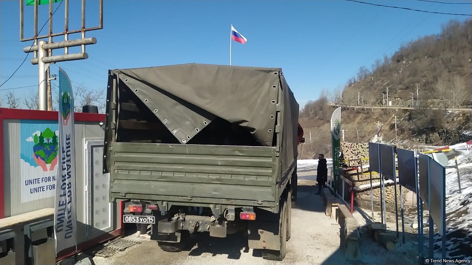 Сегодня по Лачинской дороге беспрепятственно проехали 19 автомашин РМК (ФОТО)