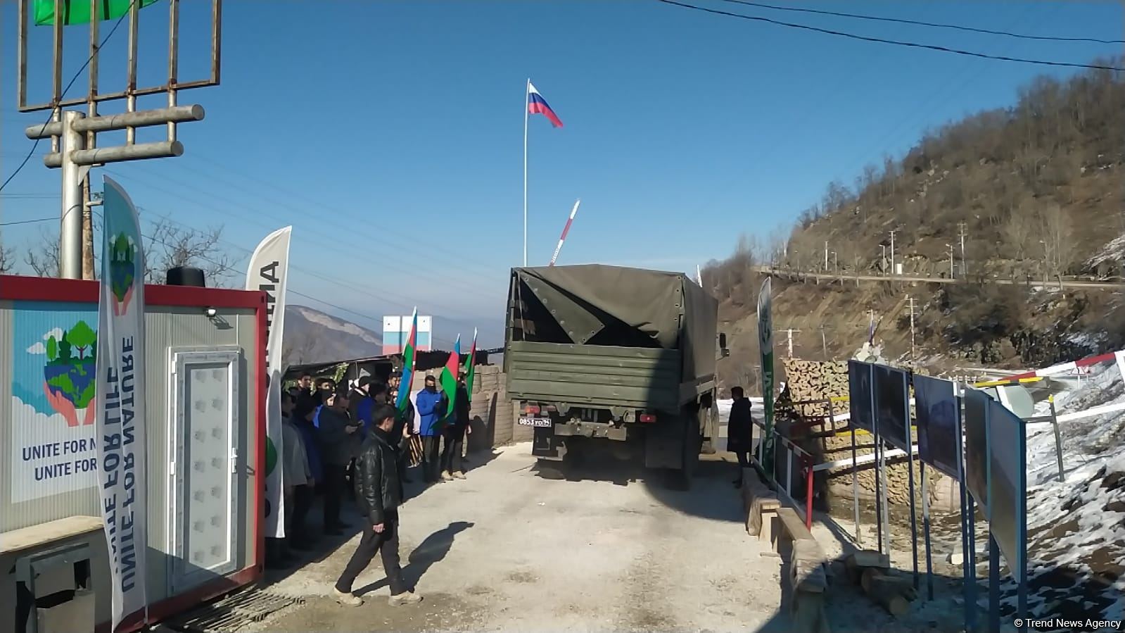 Сегодня по Лачинской дороге беспрепятственно проехали 19 автомашин РМК (ФОТО)