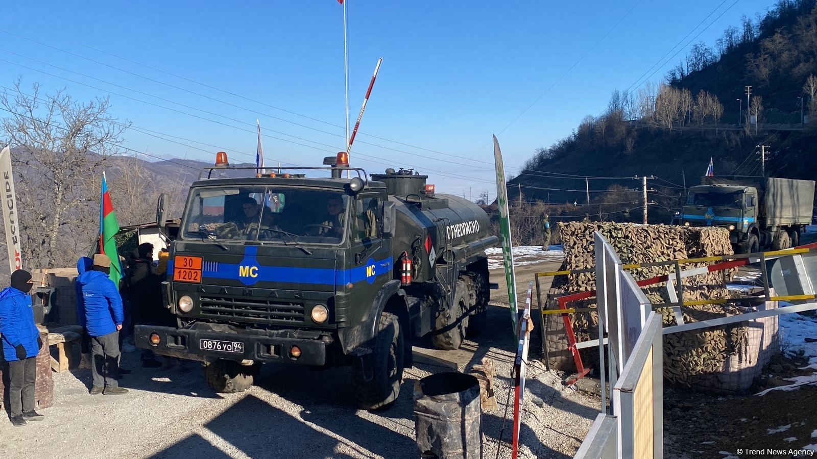 По Лачинской дороге беспрепятственно проехали 10 транспортных средств РМК (ФОТО)