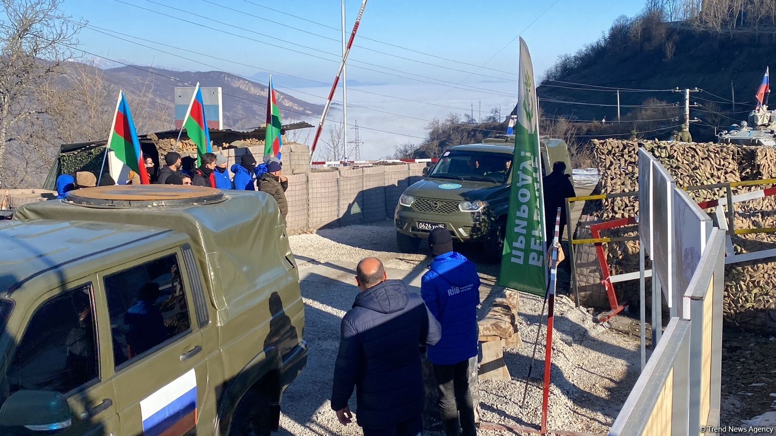 По Лачинской дороге беспрепятственно проехали 10 транспортных средств РМК (ФОТО)