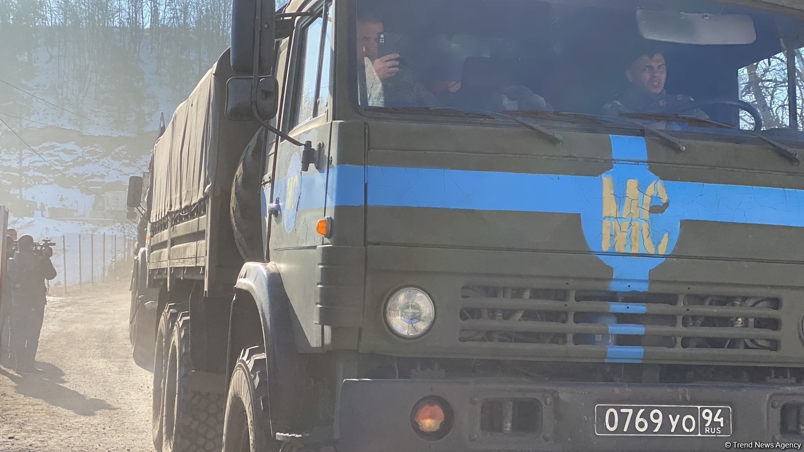 По Лачинской дороге беспрепятственно проехали 12 транспортных средств РМК (ФОТО)