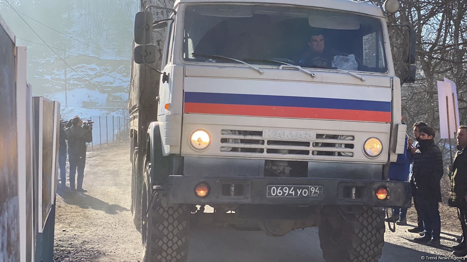 По Лачинской дороге беспрепятственно проехали 12 транспортных средств РМК (ФОТО)