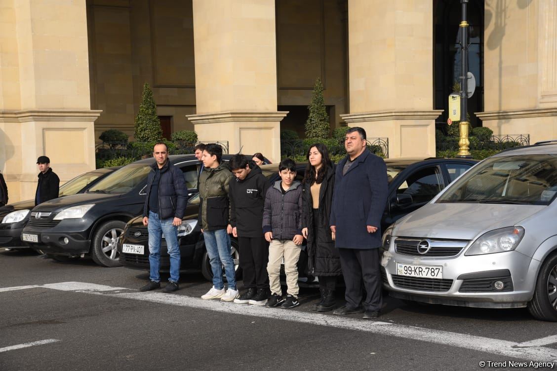 В Азербайджане минутой молчания почтена память шехидов 20 Января (ФОТО/ВИДЕО)