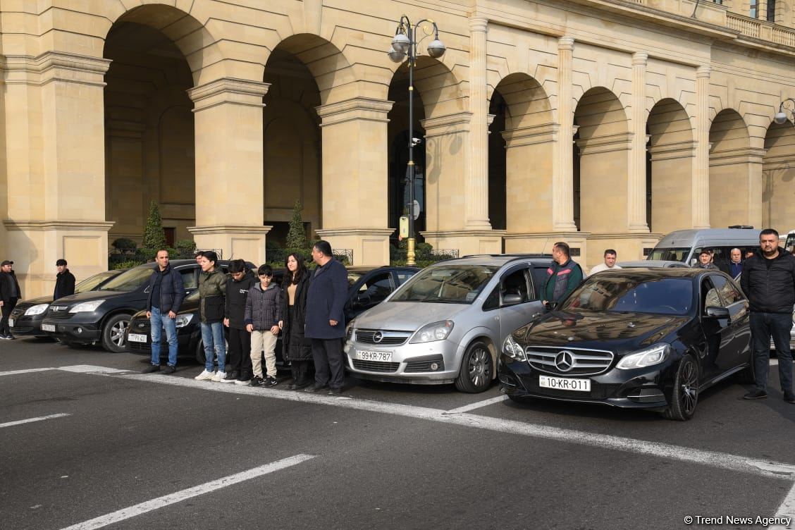 В Азербайджане минутой молчания почтена память шехидов 20 Января (ФОТО/ВИДЕО)
