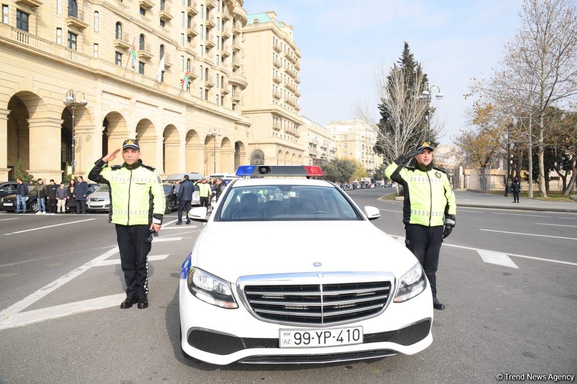 В Азербайджане минутой молчания почтена память шехидов 20 Января (ФОТО/ВИДЕО)
