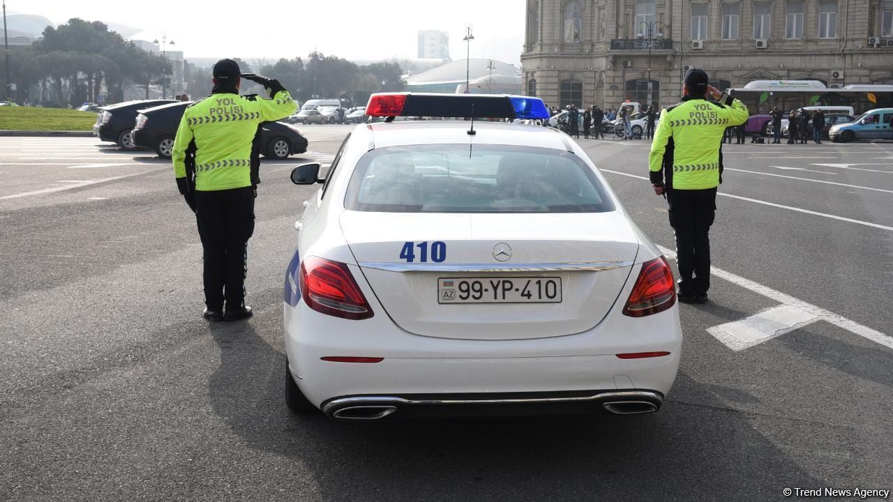В Азербайджане минутой молчания почтена память шехидов 20 Января (ФОТО/ВИДЕО)