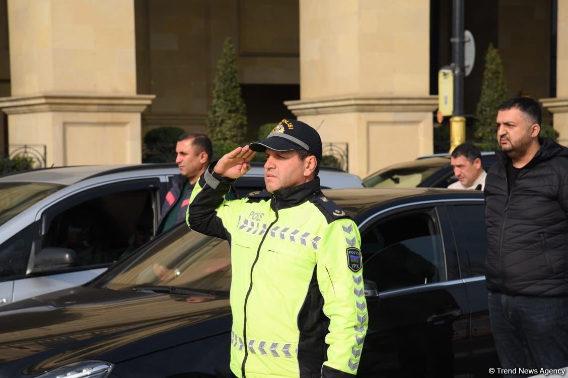 В Азербайджане минутой молчания почтена память шехидов 20 Января (ФОТО/ВИДЕО)