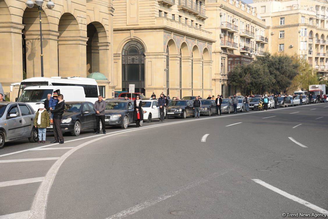 В Азербайджане минутой молчания почтена память шехидов 20 Января (ФОТО/ВИДЕО)