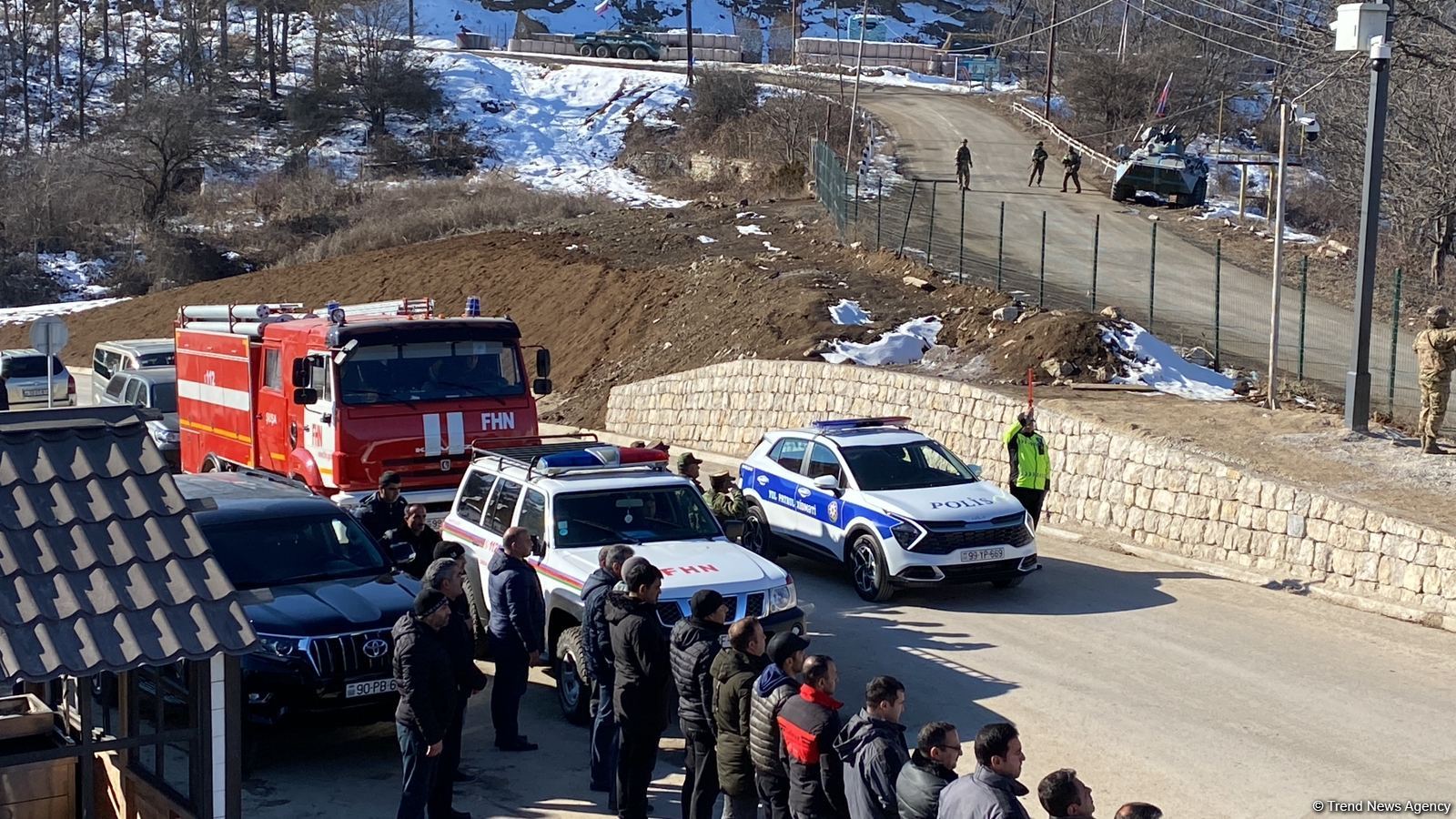 Участники акции протеста на Лачинской дороге почтили память шехидов 20 Января минутой молчания (ФОТО)