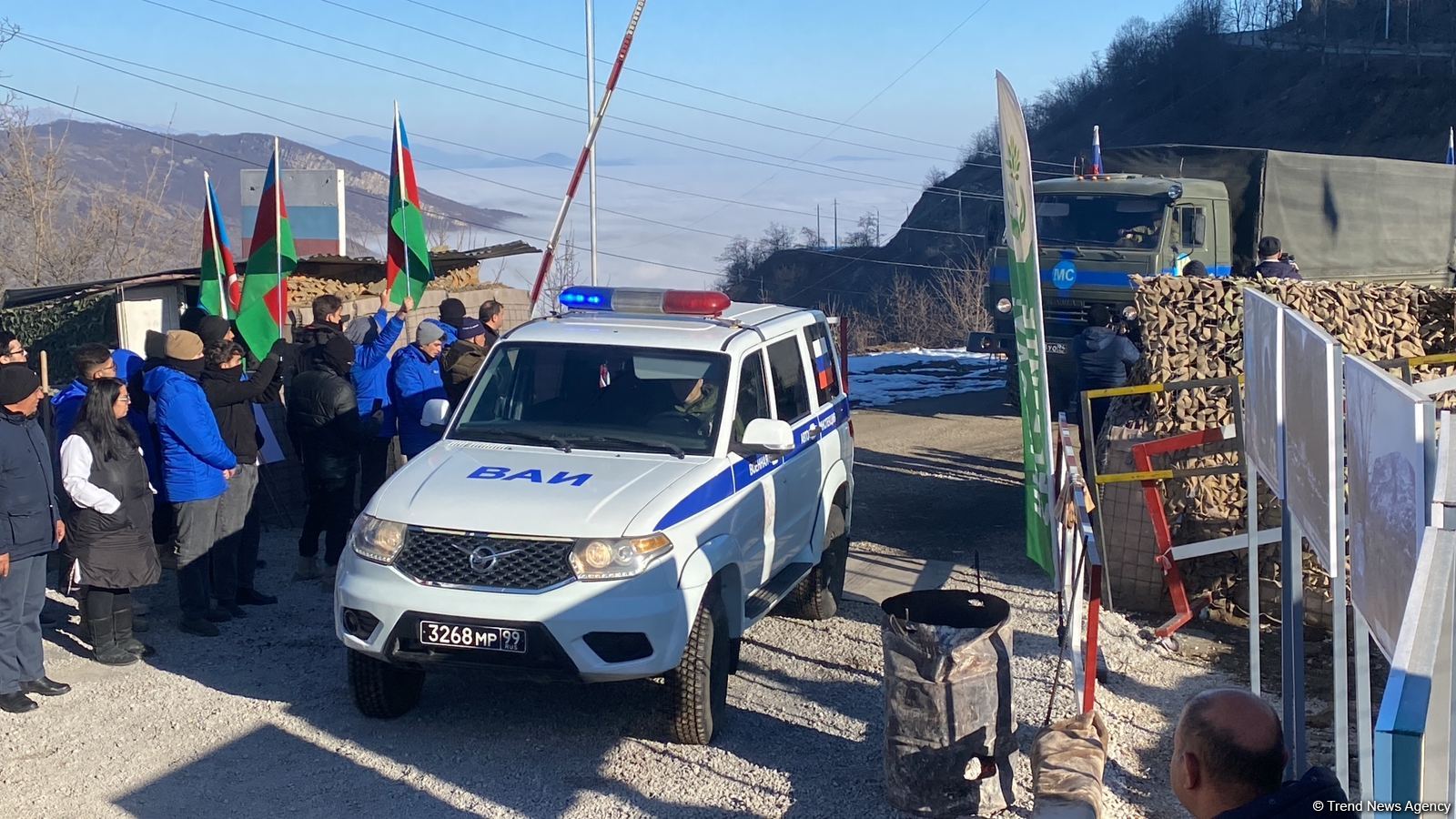 По Лачинской дороге беспрепятственно проехали 10 транспортных средств РМК (ФОТО)