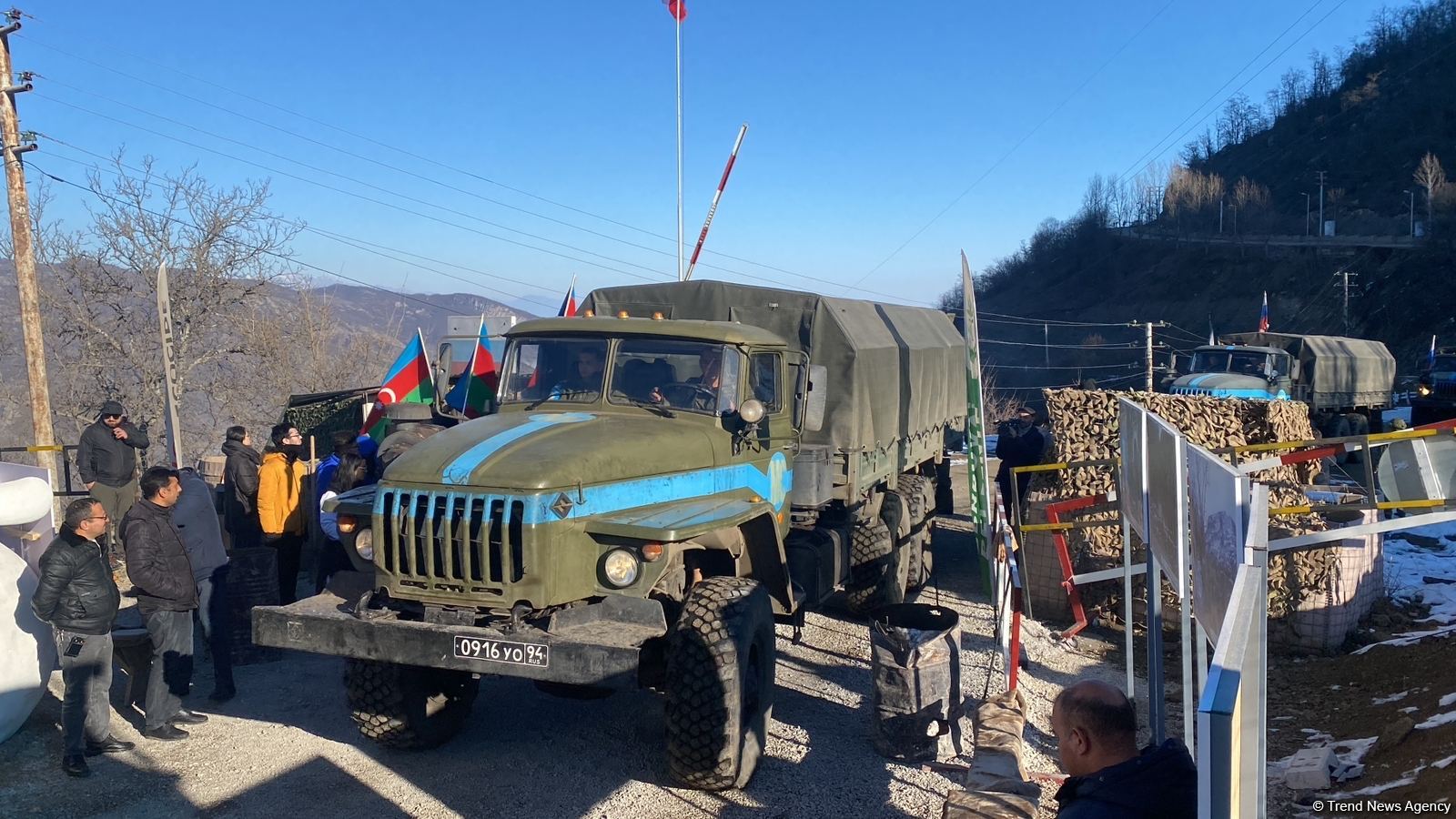 По Лачинской дороге беспрепятственно проехали 10 транспортных средств РМК (ФОТО)