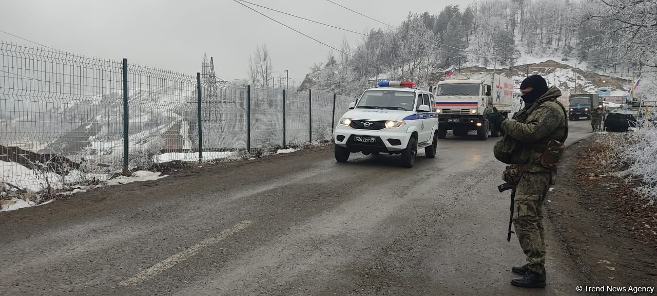 По Лачинской дороге беспрепятственно проехала колонна из 24 автомобилей миротворцев (ФОТО)