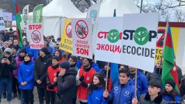 Мирная акция протеста на Лачинской дороге продолжается (ФОТО)