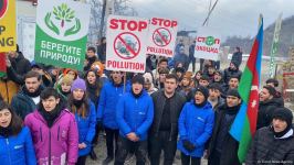 Мирная акция протеста на Лачинской дороге продолжается (ФОТО)