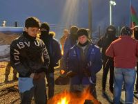 Акция азербайджанских экоактивистов на Лачинской дороге продолжается (ФОТО)