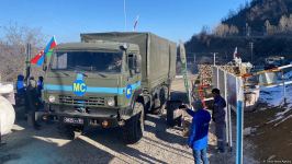 По Лачинской дороге беспрепятственно проехали 13 автомашин РМК (ФОТО/ВИДЕО)