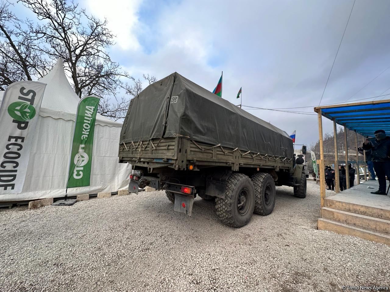 По Лачинской дороге беспрепятственно проехали еще 6 грузовых автомобилей РМК (ФОТО)