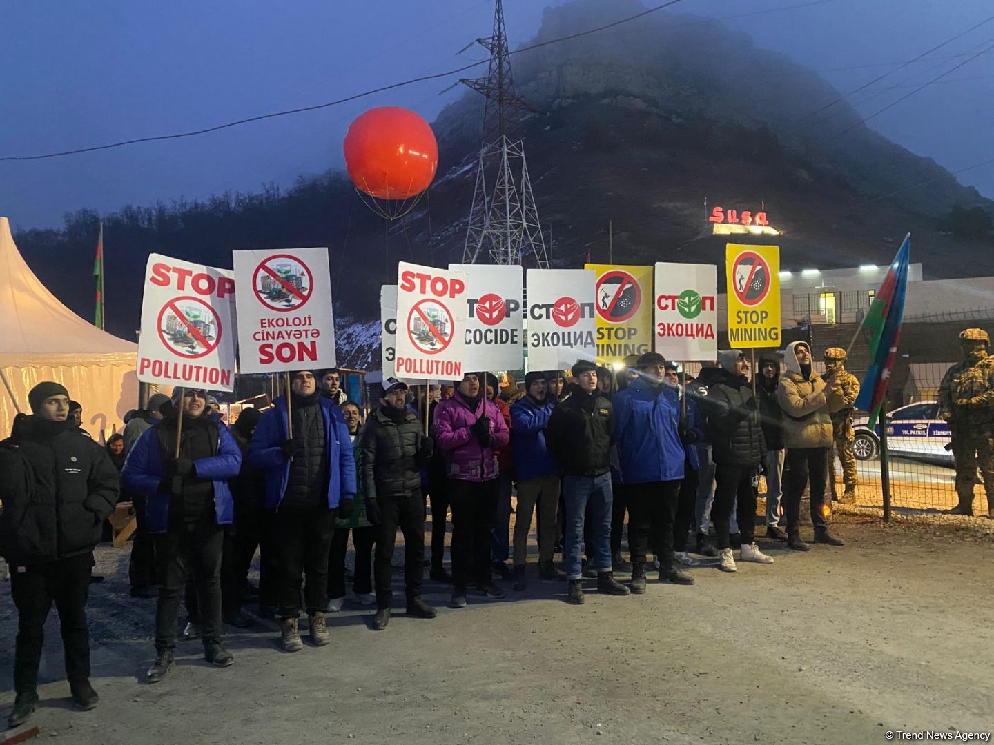 Акция азербайджанских экоактивистов на Лачинской дороге продолжается (ФОТО)