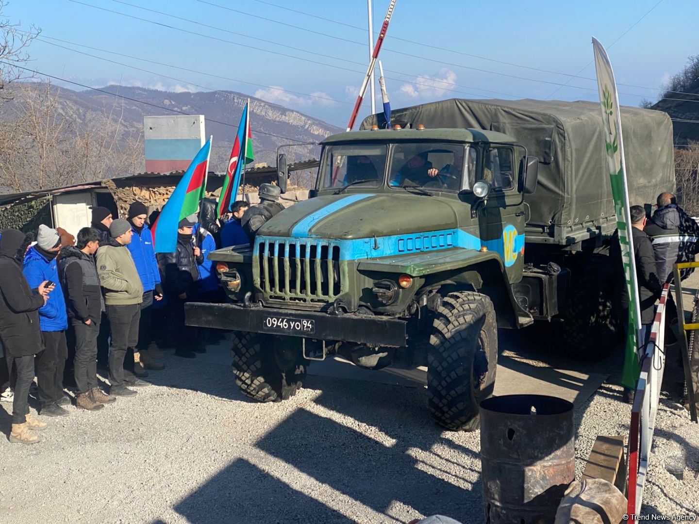 По Лачинской дороге беспрепятственно проехали 13 автомашин РМК (ФОТО/ВИДЕО)