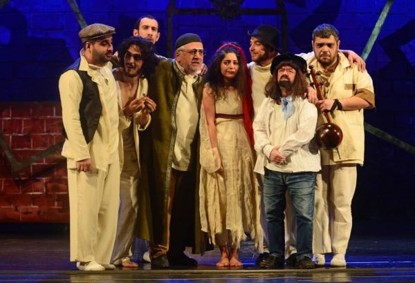 Нофель Велиев отметил юбилей "Сборищем сумасшедших" (ФОТО)