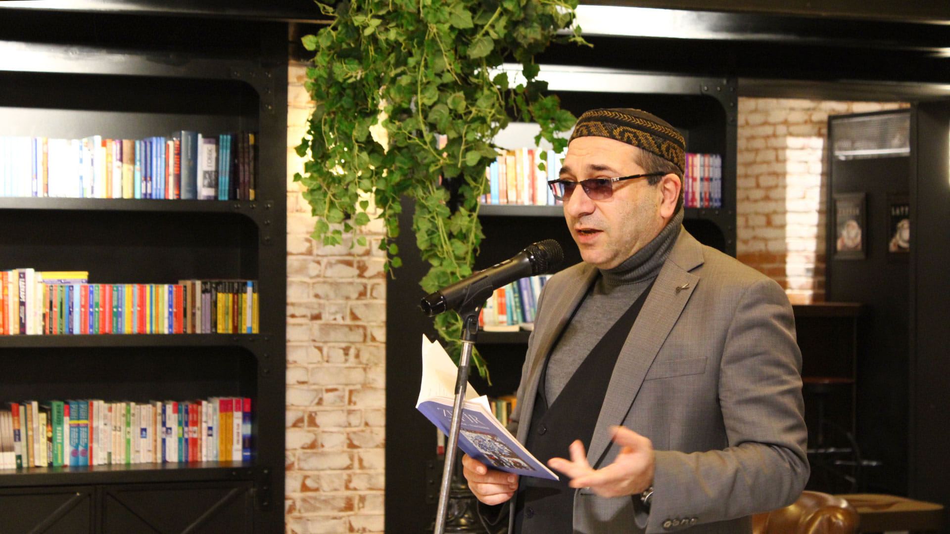 "Зефир" – в Баку представлена книга хорватского поэта, переведенная на азербайджанский язык (ФОТО)