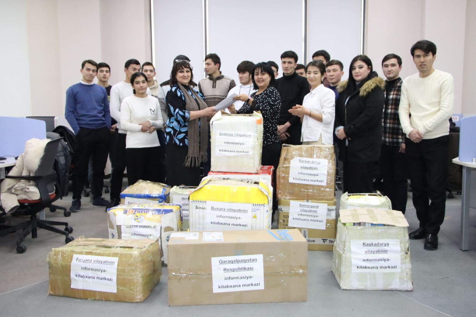 В рамках "Года Гейдара Алиева" библиотекам Узбекистана передана богатая коллекция книг об Азербайджане (ФОТО)