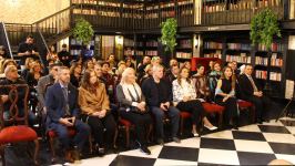 "Зефир" – в Баку представлена книга хорватского поэта, переведенная на азербайджанский язык (ФОТО)