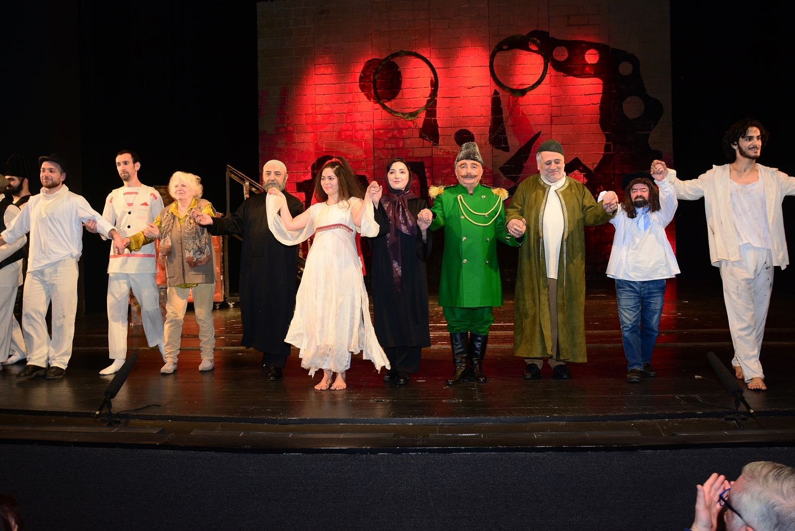 Нофель Велиев отметил юбилей "Сборищем сумасшедших" (ФОТО)